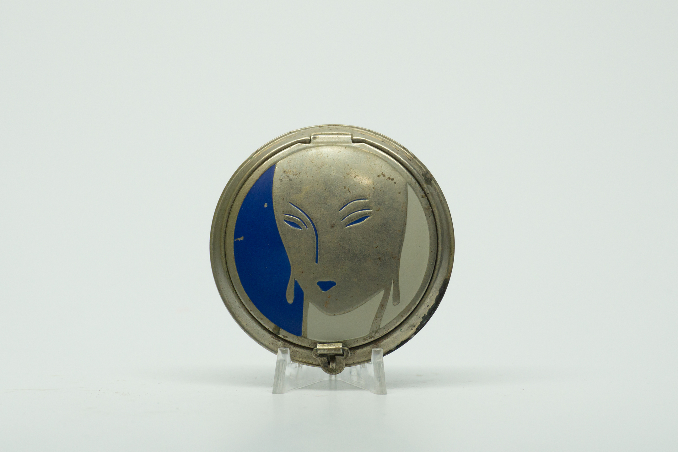 Richard Hudnut Deauville Compact