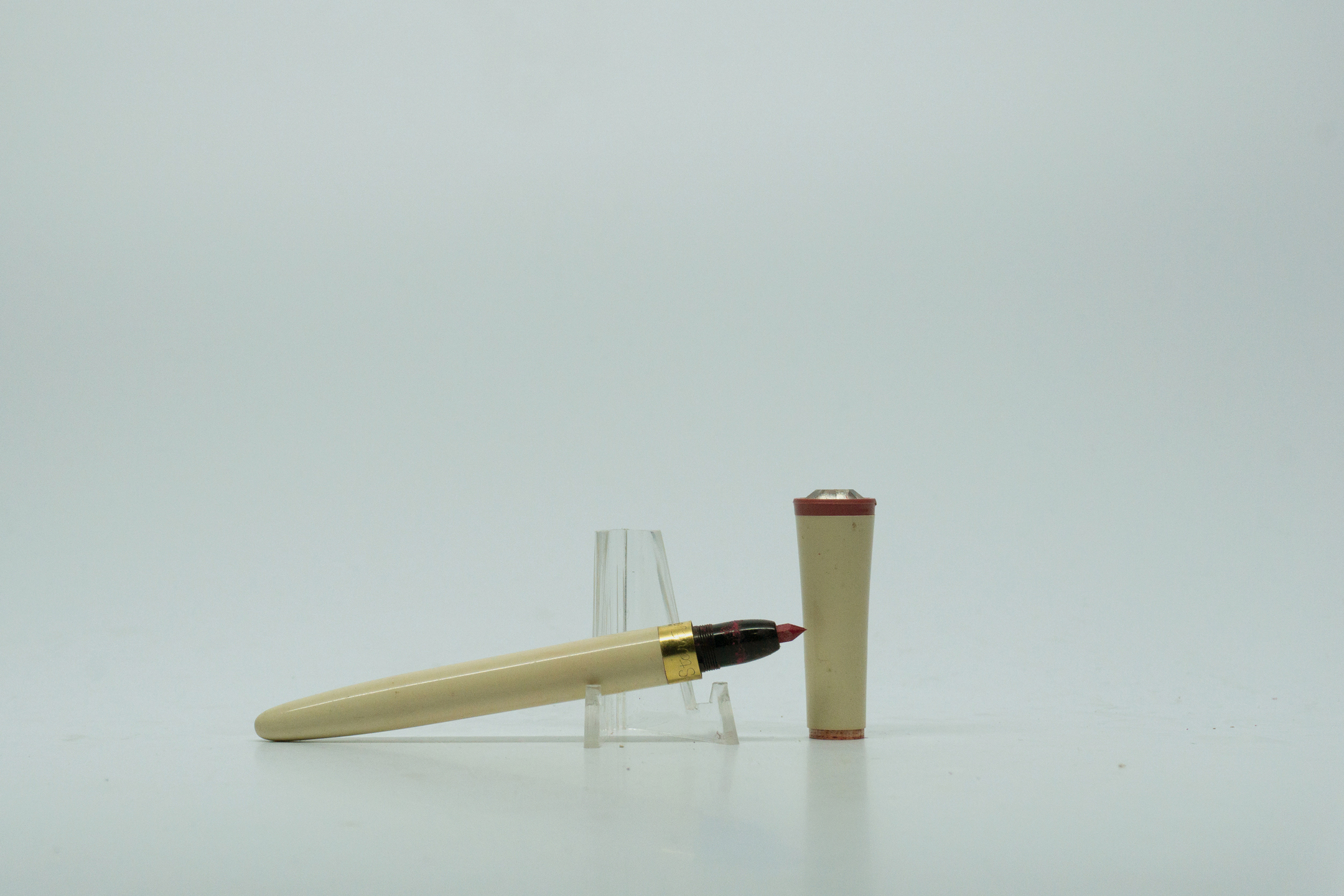 Mae West's Star Eyes Lip Liner