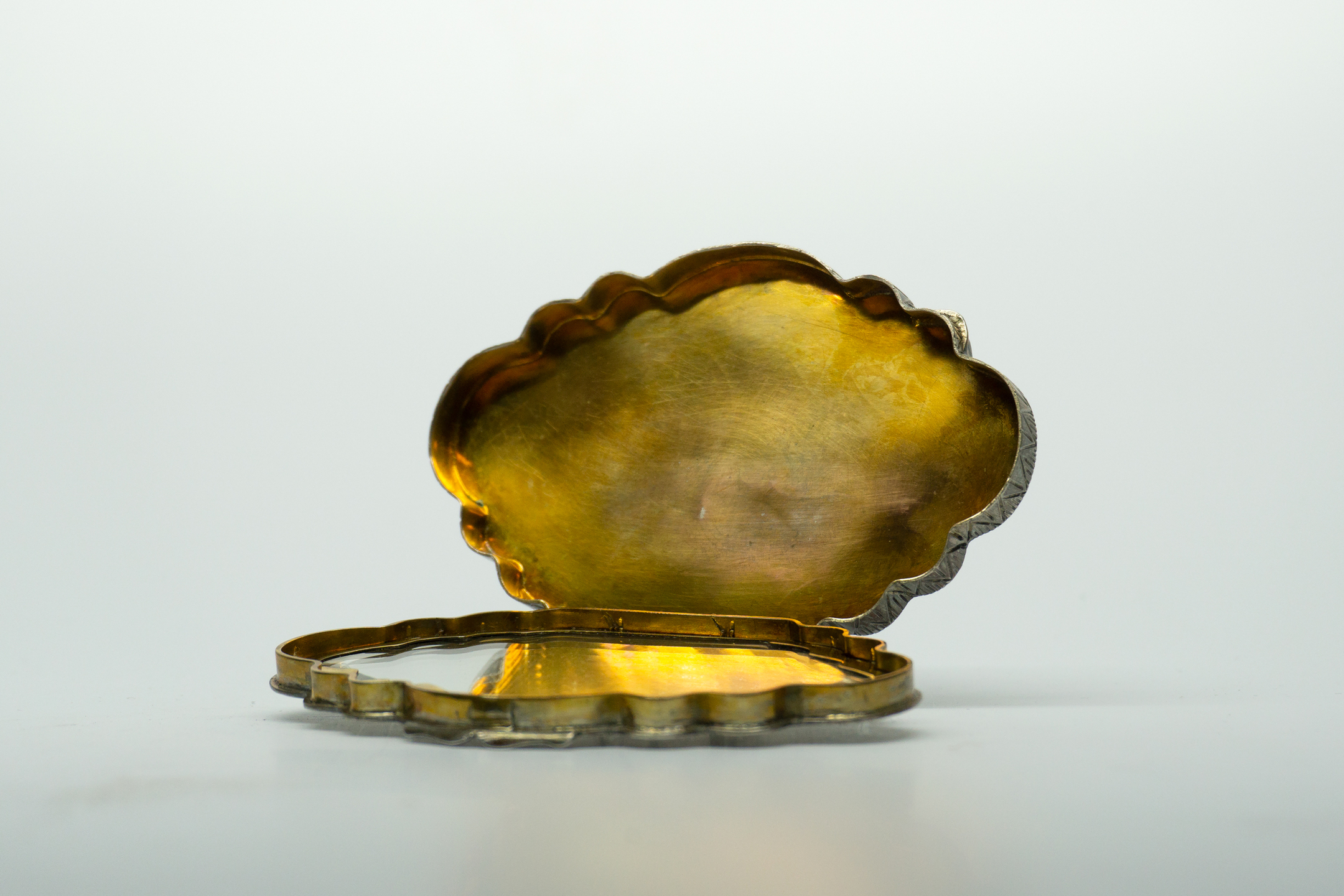 1950s Hand Painted Italian Compact